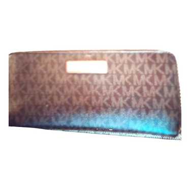 Michael Kors Patent leather wallet