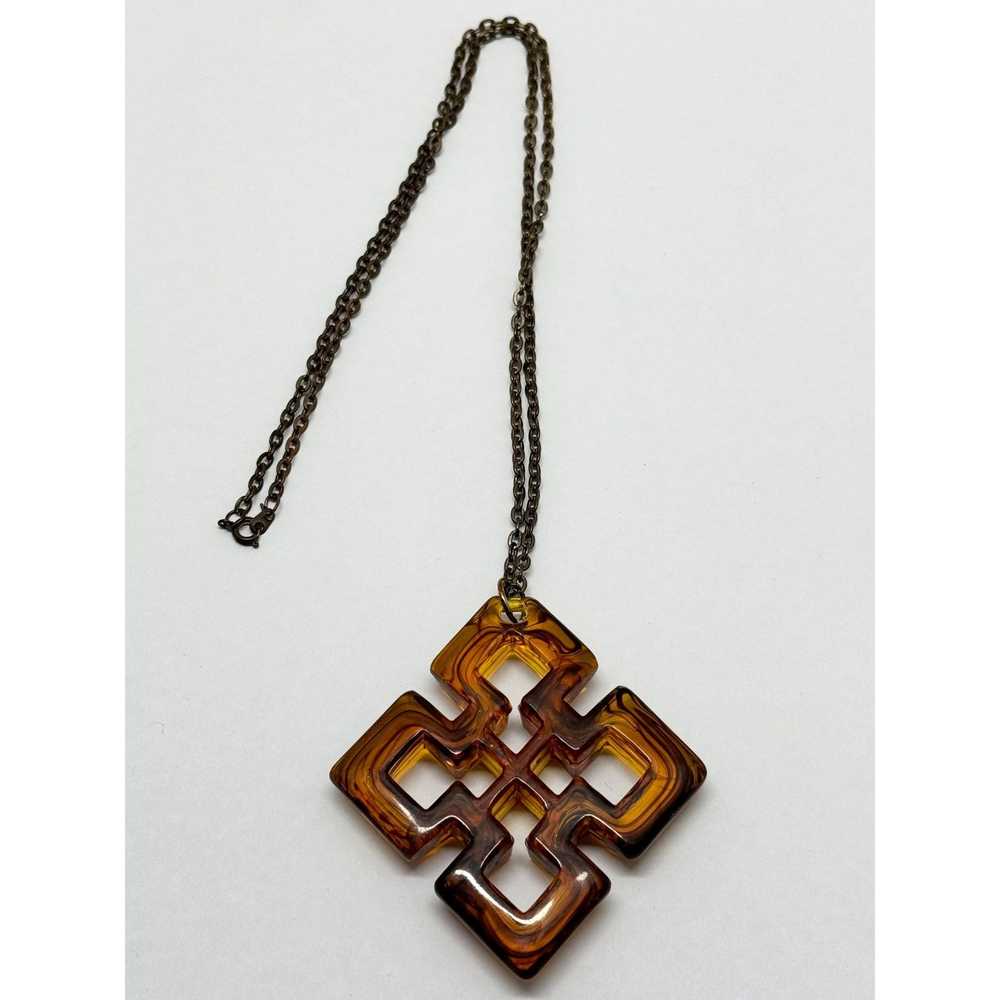 Vintage Vintage lucite pendant necklace - image 1