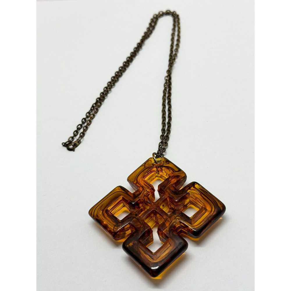 Vintage Vintage lucite pendant necklace - image 3