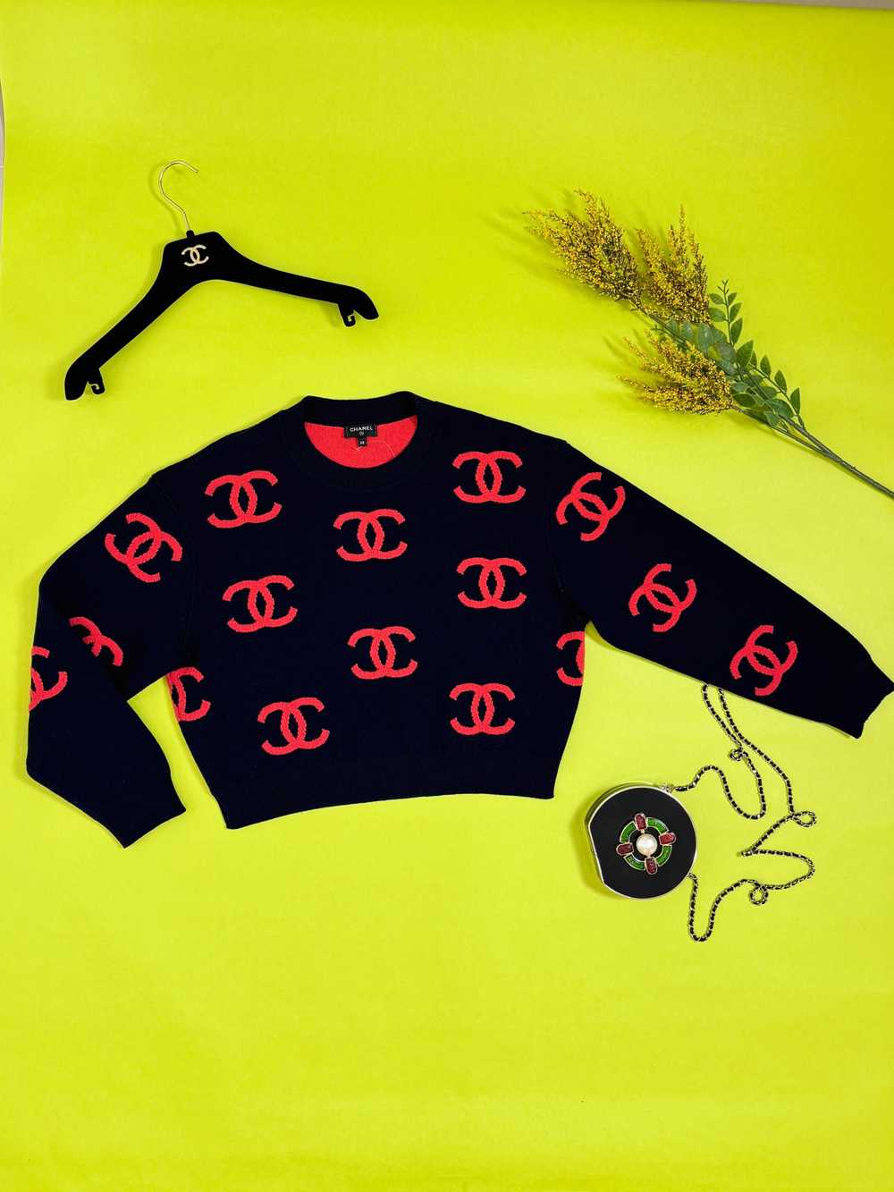 Product Details Chanel Navy and Red CC Logo Cashm… - image 2