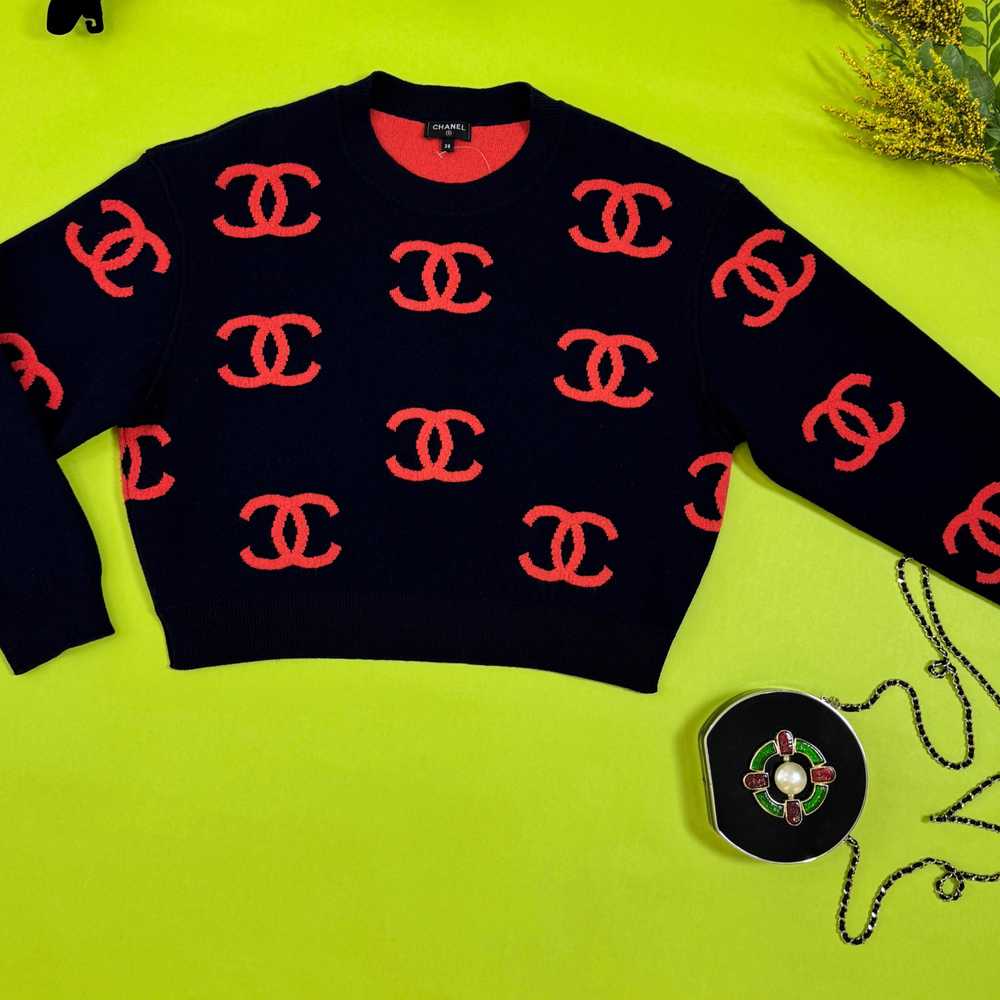 Product Details Chanel Navy and Red CC Logo Cashm… - image 4