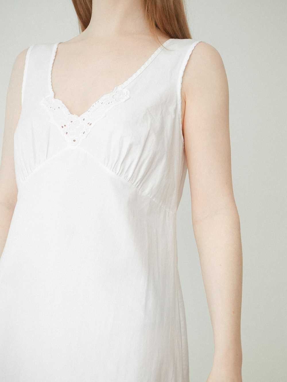 White Cotton Dress With Embroidery Detail - image 1