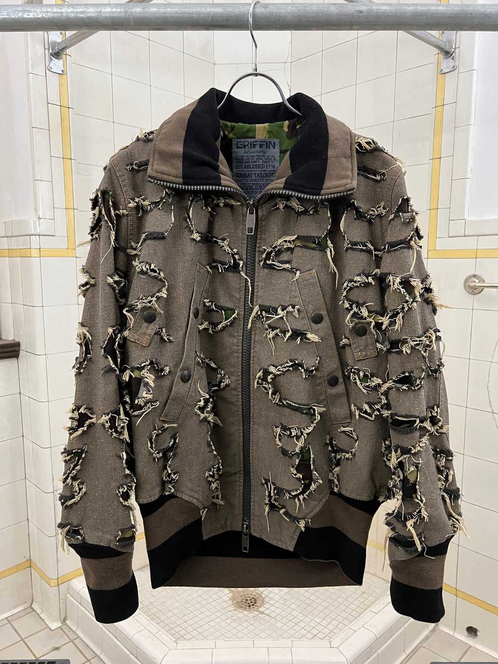 2000s Griffin Blade-Cut Camo Bomber - image 4