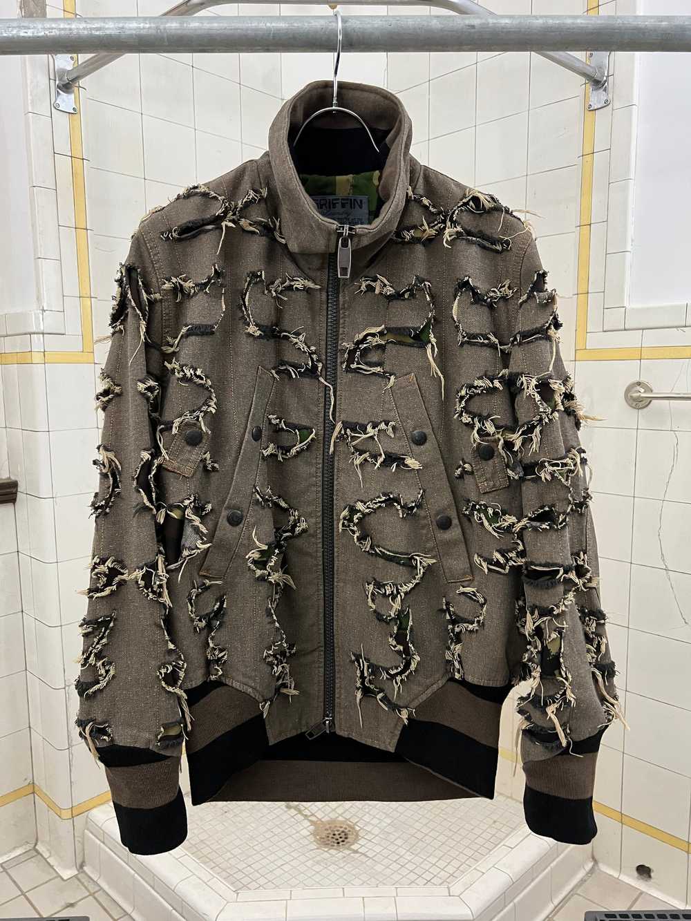 2000s Griffin Blade-Cut Camo Bomber - image 5