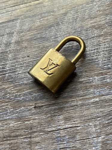 Louis Vuitton Louis Vuitton Lock 332