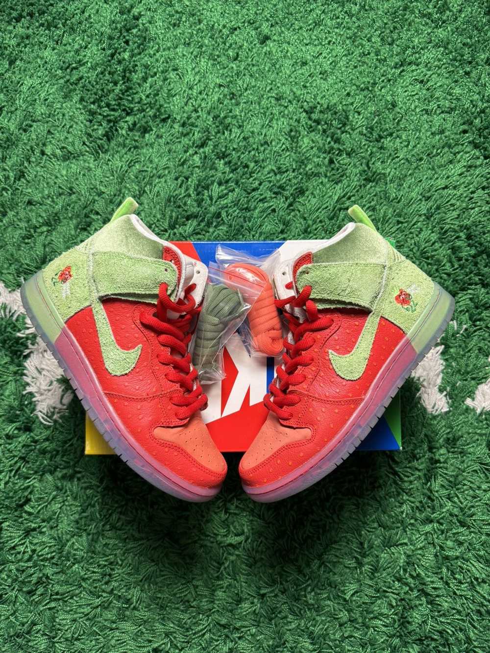 Nike Nike SB Dunk High Strawberry Cough - image 1