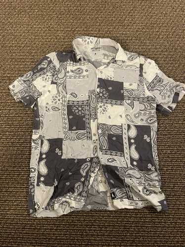 Hollister Holster gray paisley shirt