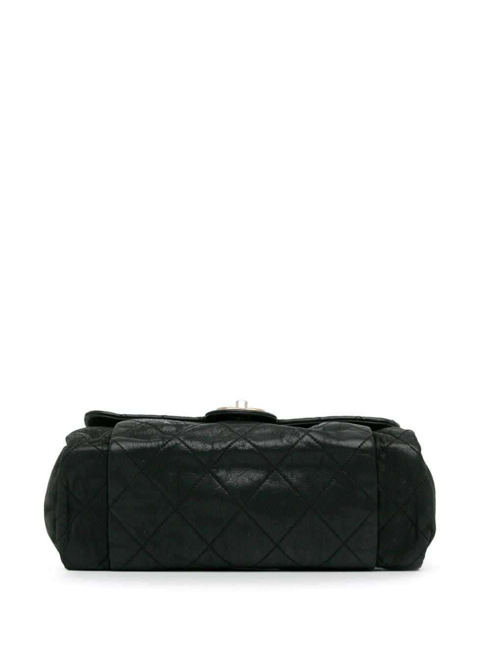 CHANEL Pre-Owned 2011 Large Aged Calfskin Chic Qu… - image 4