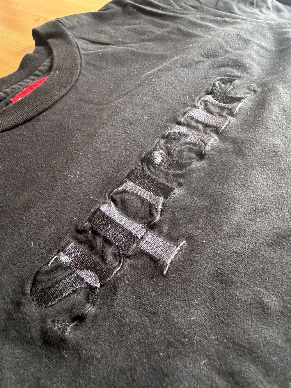 Supreme Supreme Black logo embroidered tee - image 2