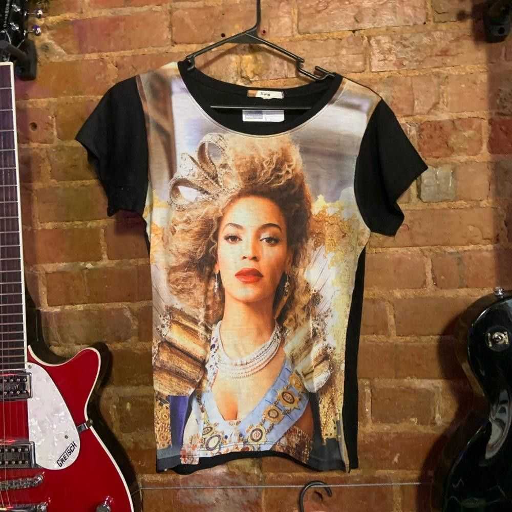 Designer Beyoncé small black graphic vintage T-sh… - image 2