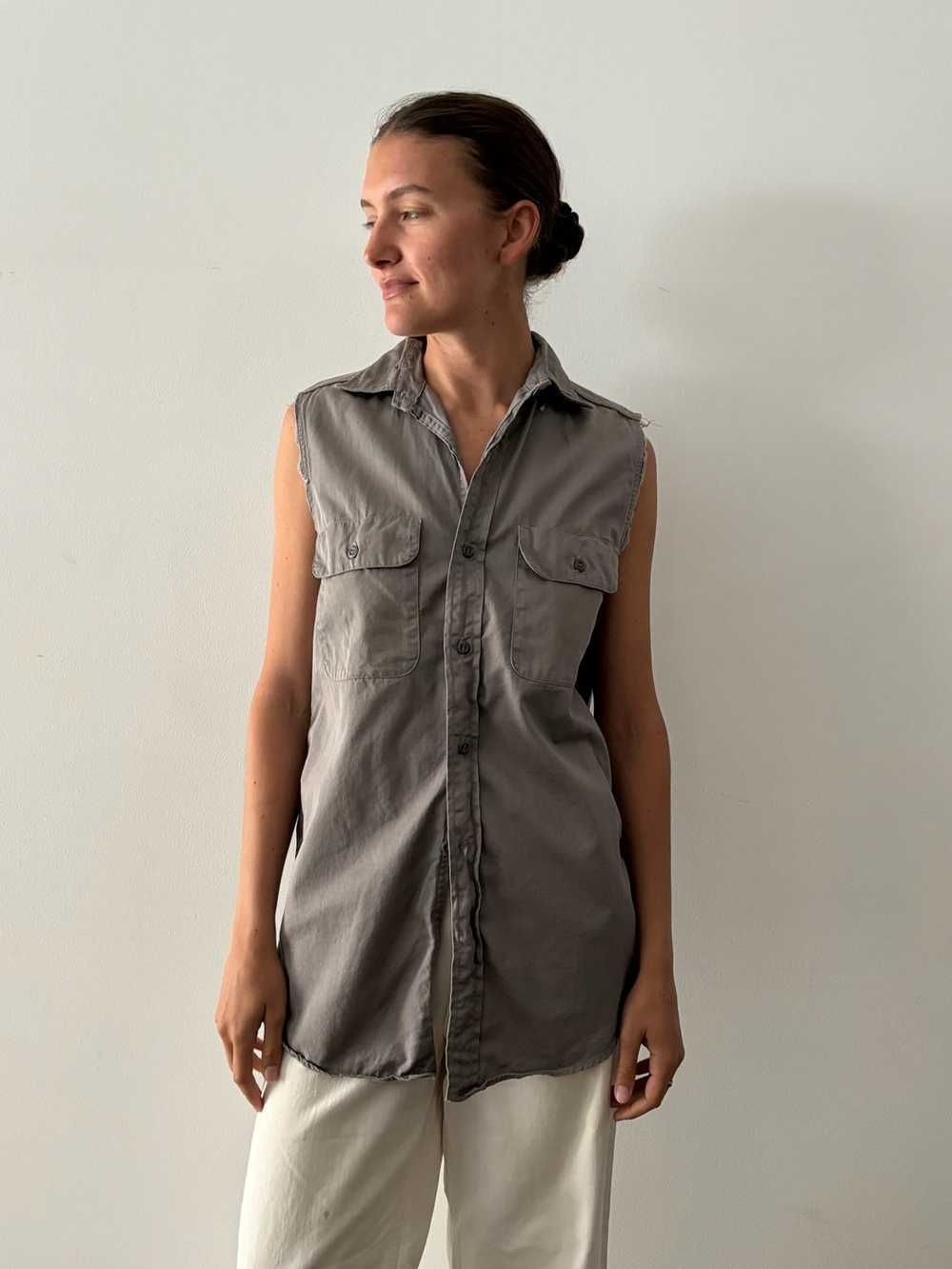 Grey Sleeveless Work Shirt - image 1