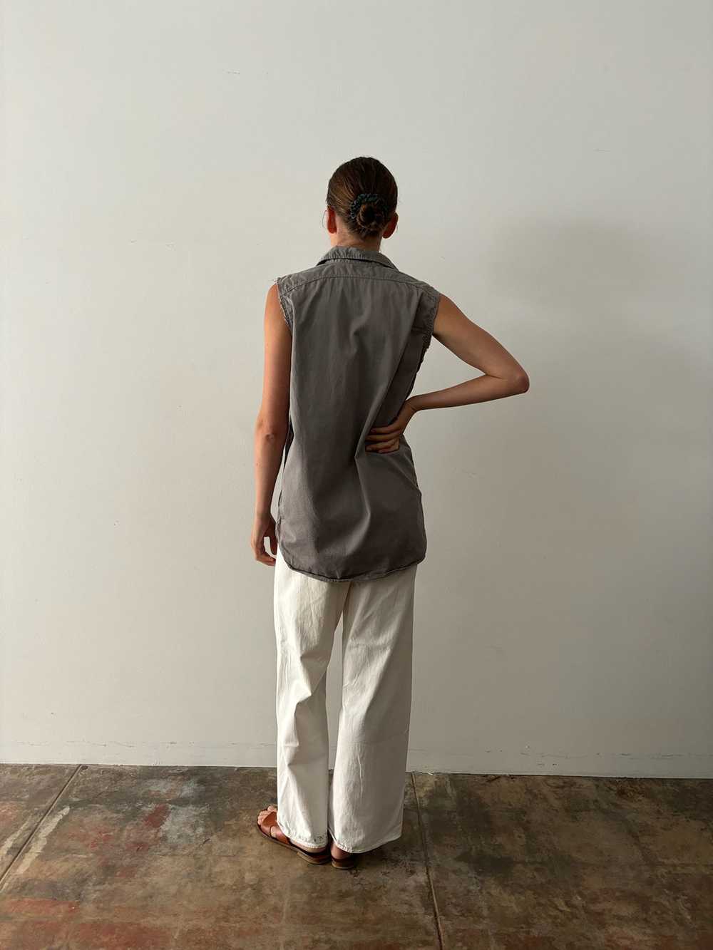 Grey Sleeveless Work Shirt - image 4