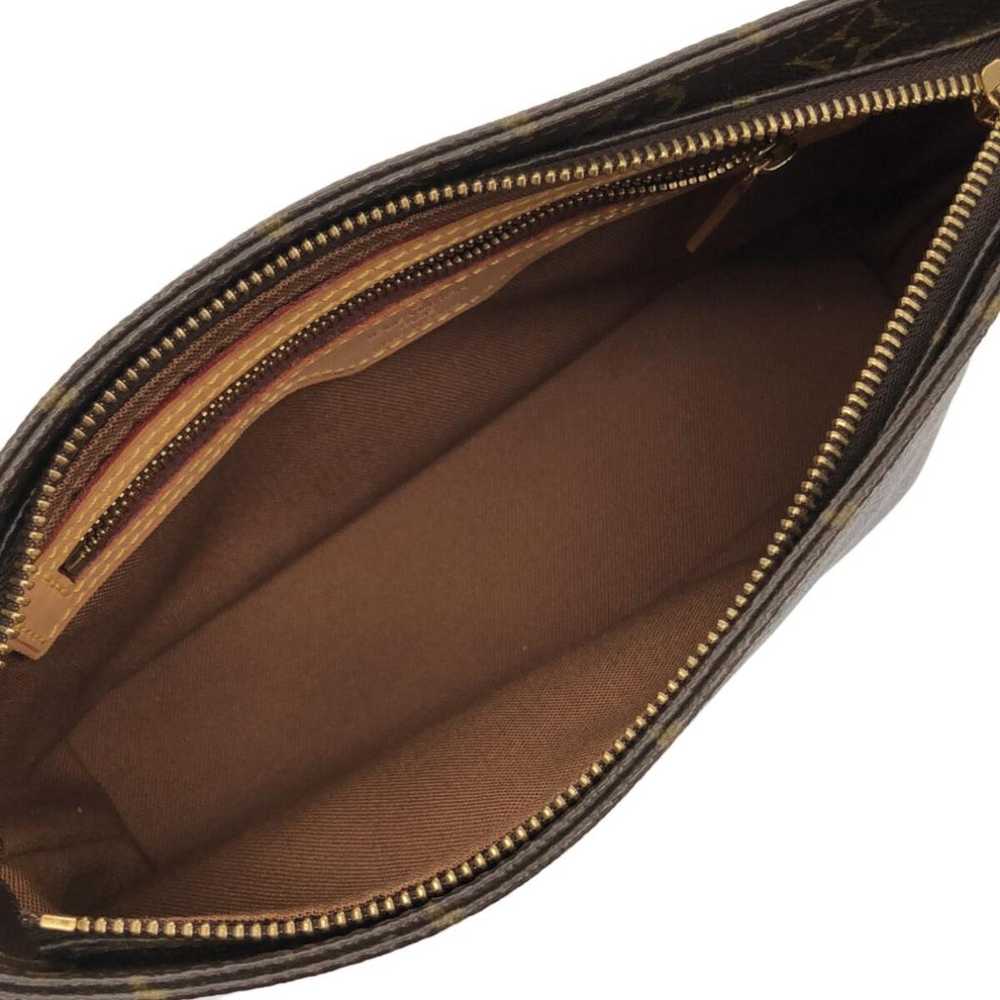 Louis Vuitton Trotteur handbag - image 6
