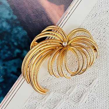 クリスチャンディオール　ヴィンテージ　ブローチ　1965 ドイツ製 Original vintage 1965 CHRISTIAN DIOR Brooch Green Emerald