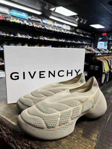 Givenchy Givenchy TK 360