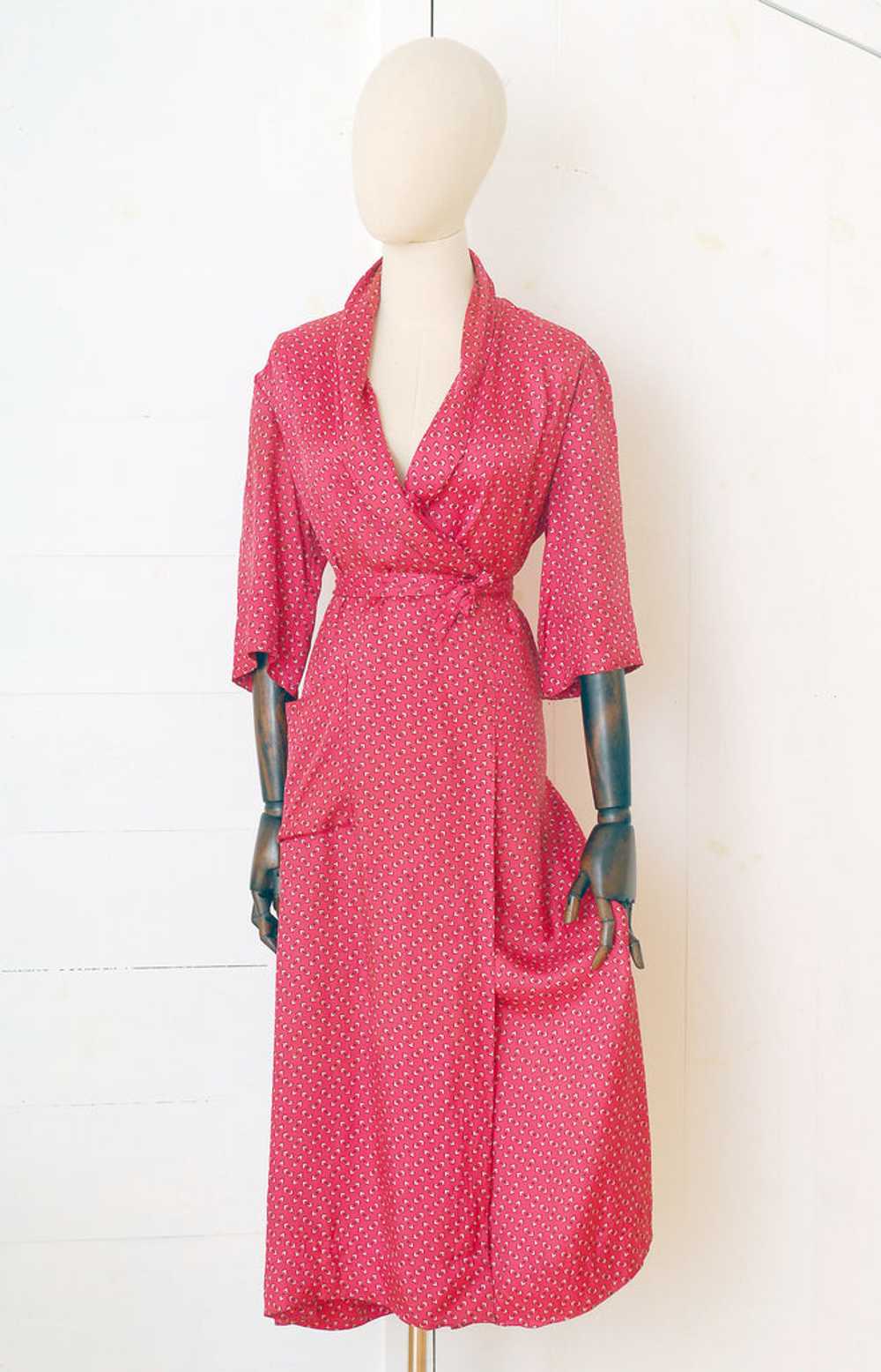 Angular Heart Wrap Dress or Robe / 1940s - image 1