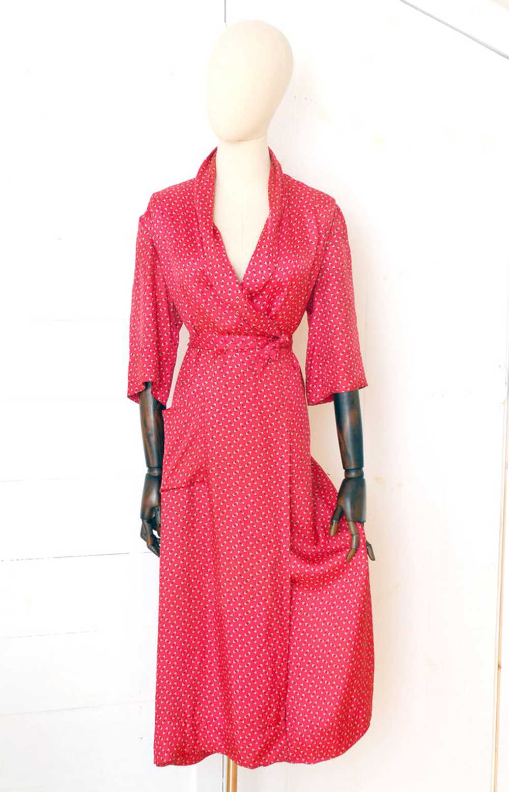 Angular Heart Wrap Dress or Robe / 1940s - image 2