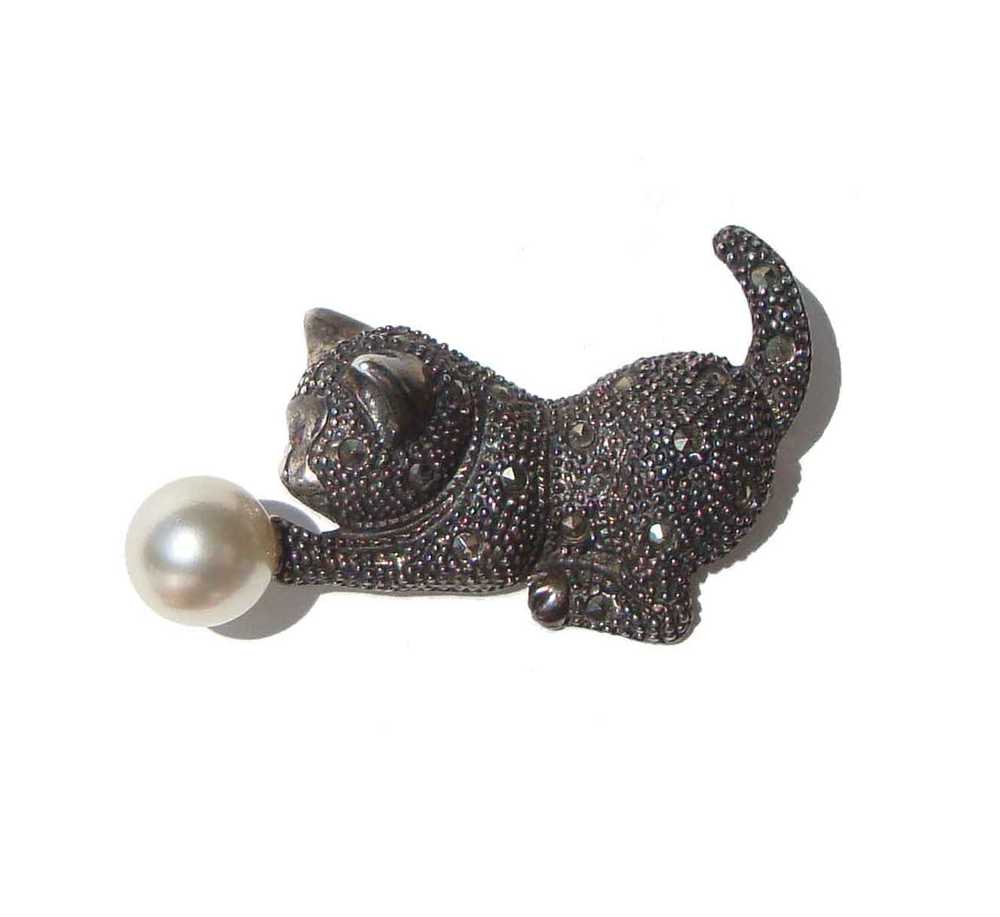 Vintage Sterling Silver Cat & Pearl Brooch Kitten… - image 1