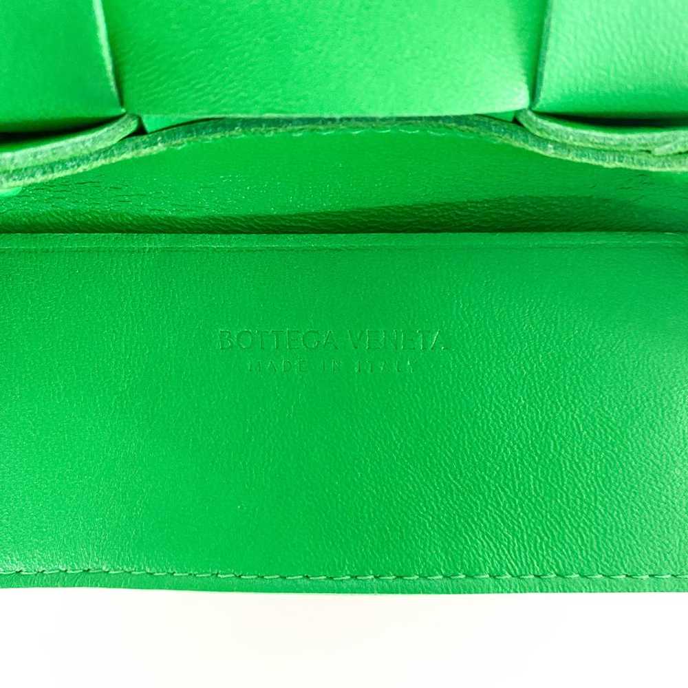 Bottega Veneta Cassette leather handbag - image 7