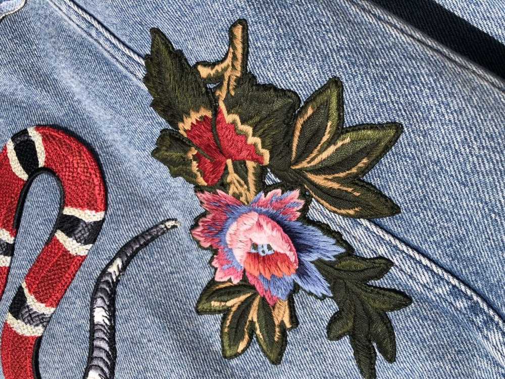 Gucci Gucci DIY Embroidered Shearling Denim Jacke… - image 4