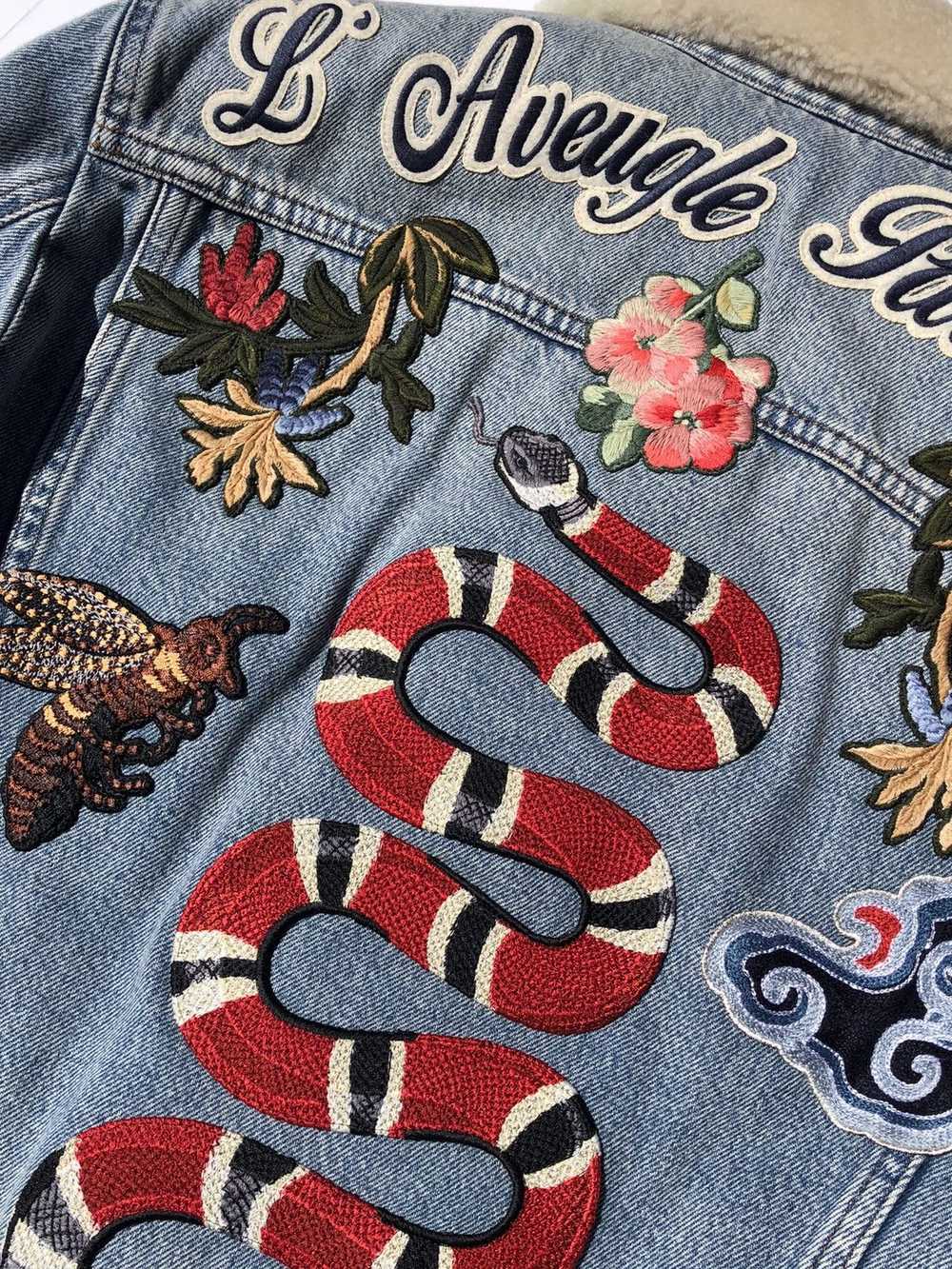 Gucci Gucci DIY Embroidered Shearling Denim Jacke… - image 8