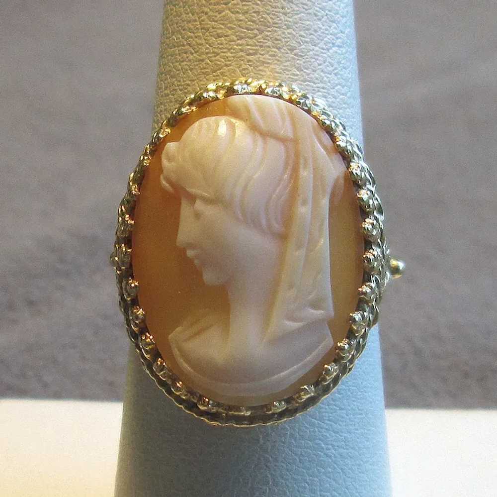 10K Shell Cameo Ring with Trefoil Prongs - image 4