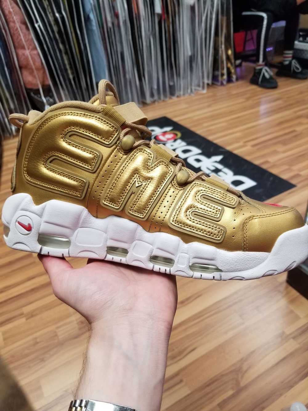 Nike × Supreme Low CUt Gold Air More Up Tempo Sne… - image 1