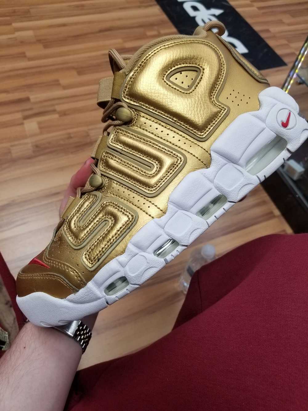 Nike × Supreme Low CUt Gold Air More Up Tempo Sne… - image 3