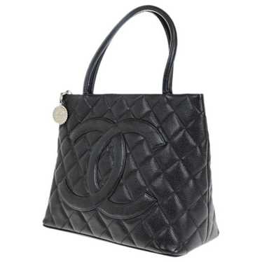 Chanel Médaillon leather handbag - image 1