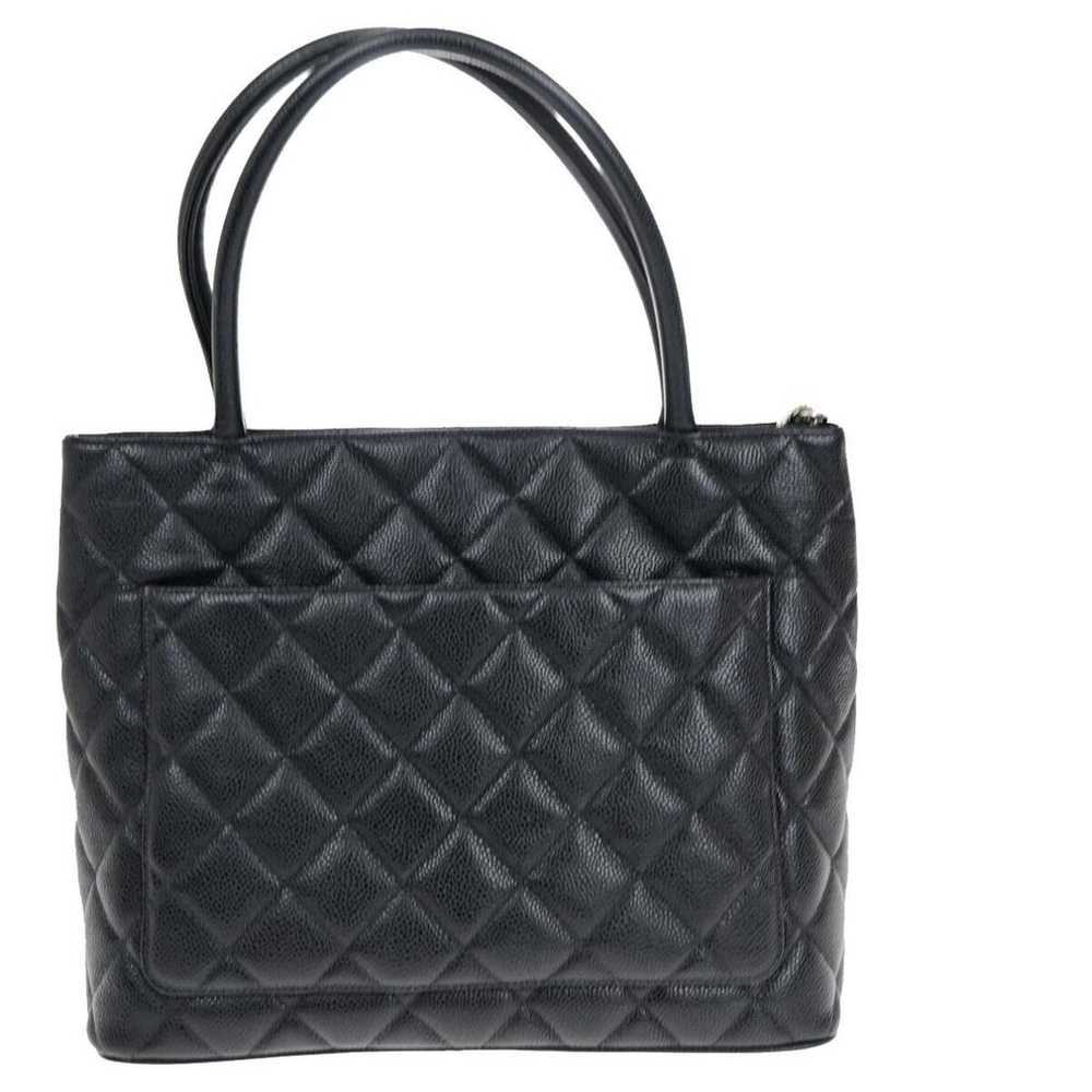 Chanel Médaillon leather handbag - image 2