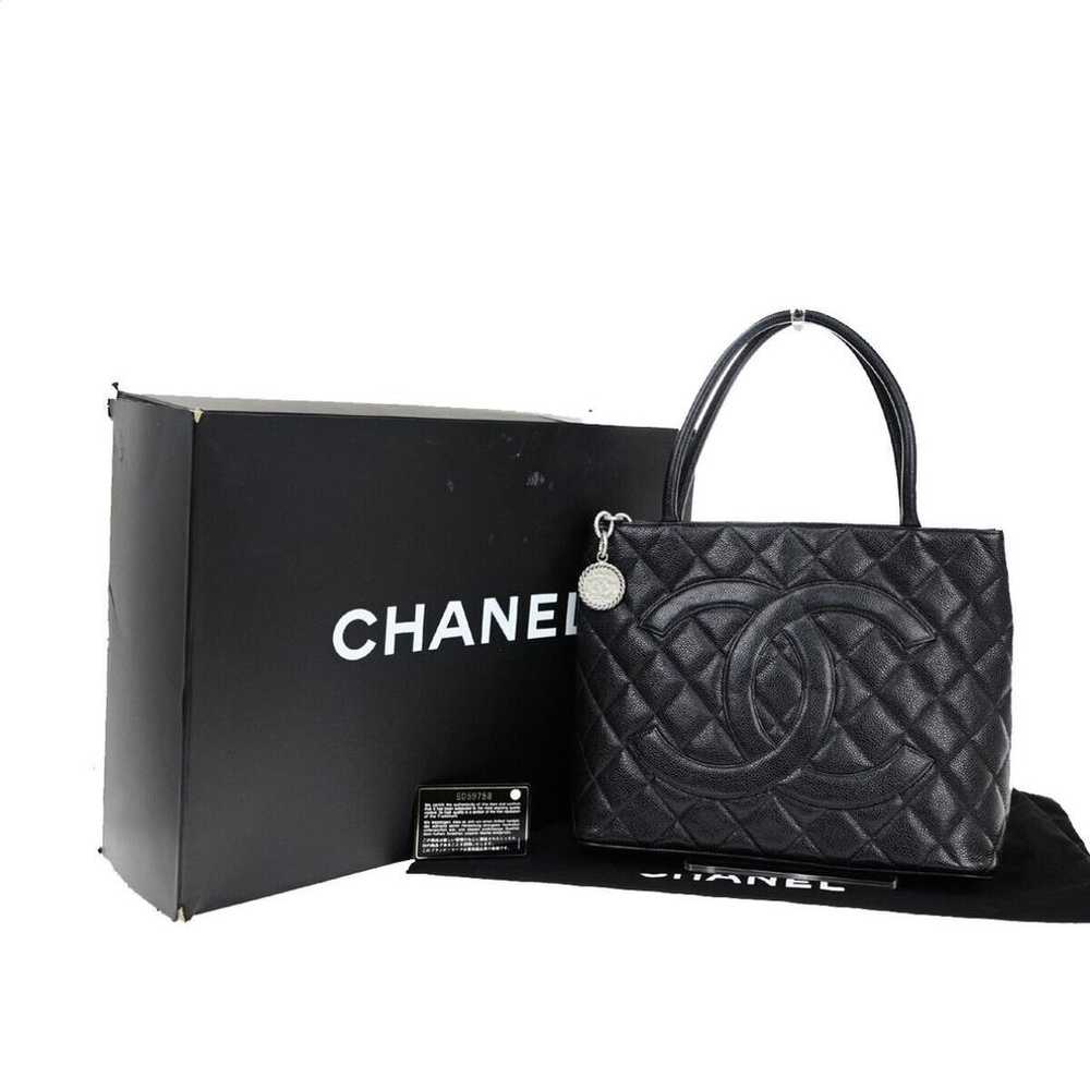 Chanel Médaillon leather handbag - image 8