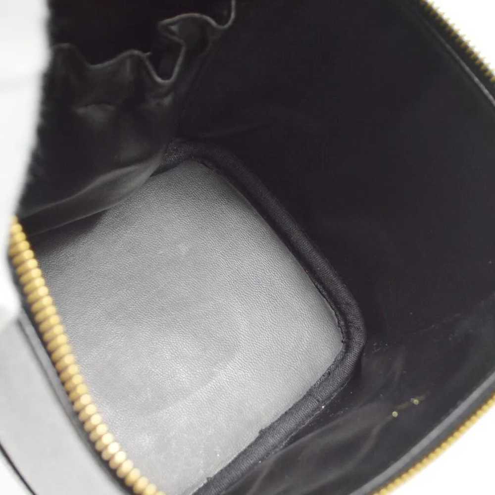 Chanel Leather handbag - image 3