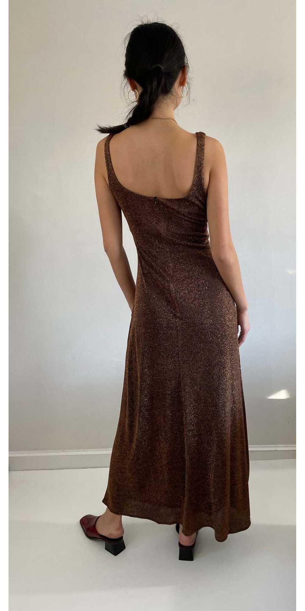 Sleeveless bronze maxi dress - image 10