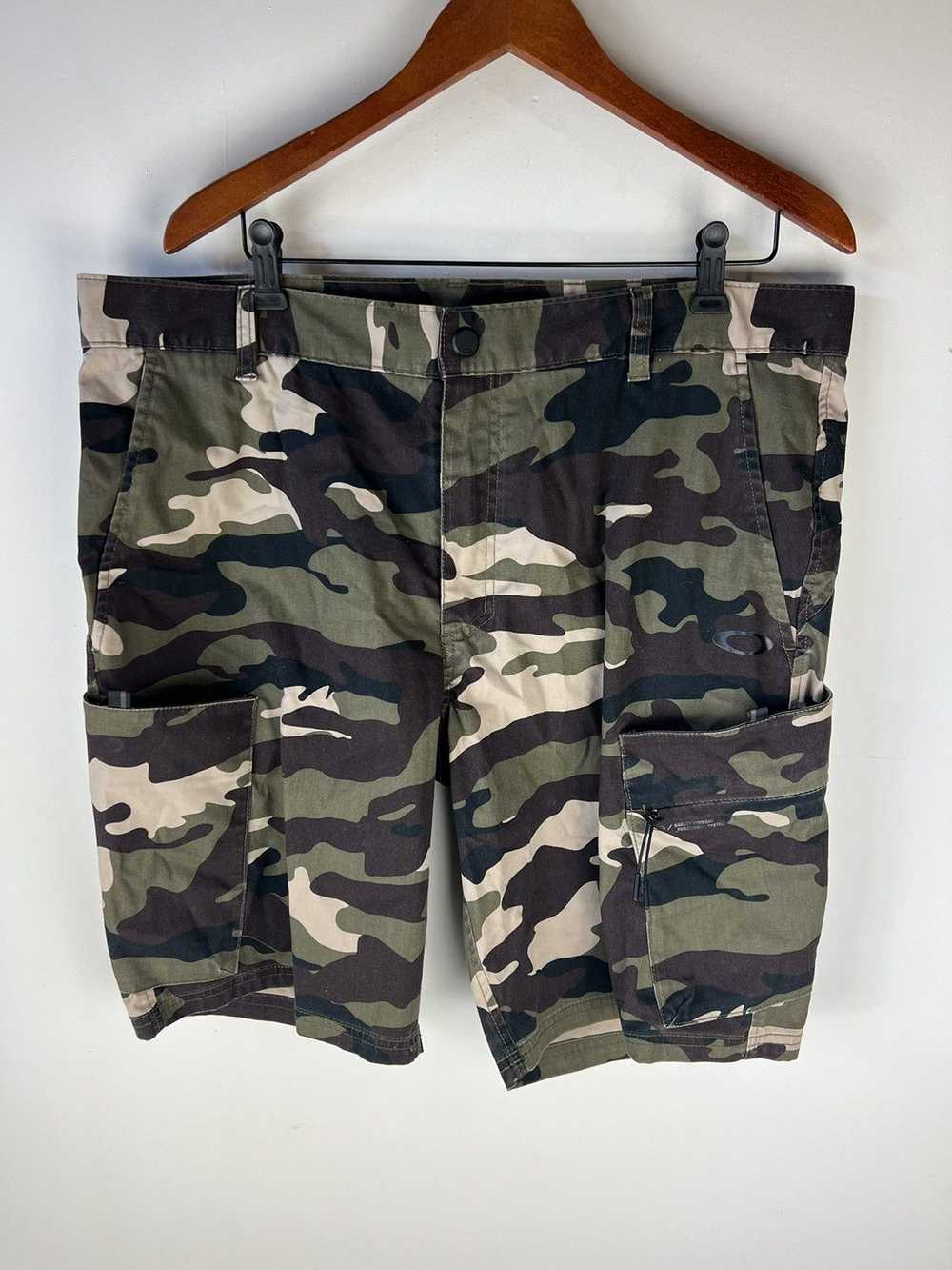 Oakley Oakley camo shorts - image 1