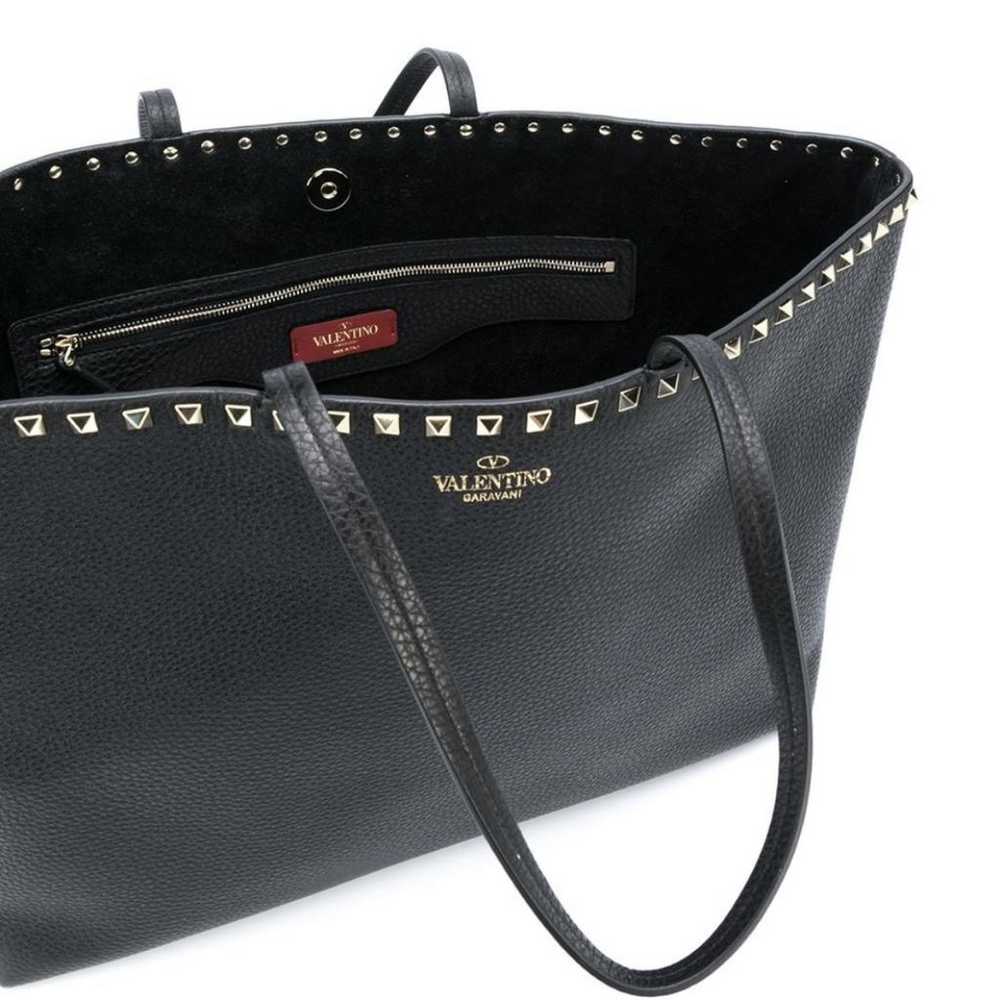 Valentino Garavani Rockstud leather tote - image 2