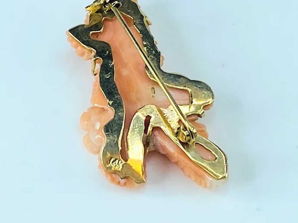 Vintage carved coral flower brooch 14K gold - image 4