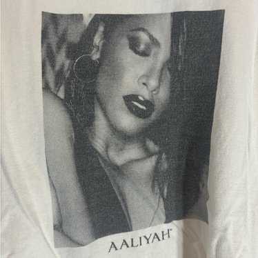 Designer Aaliyah small white graphic vintage preow