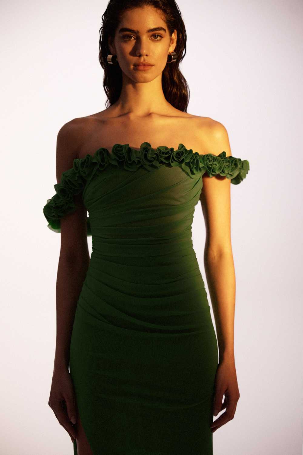 Milla Artful off-the-shoulder evening dress in gr… - image 8