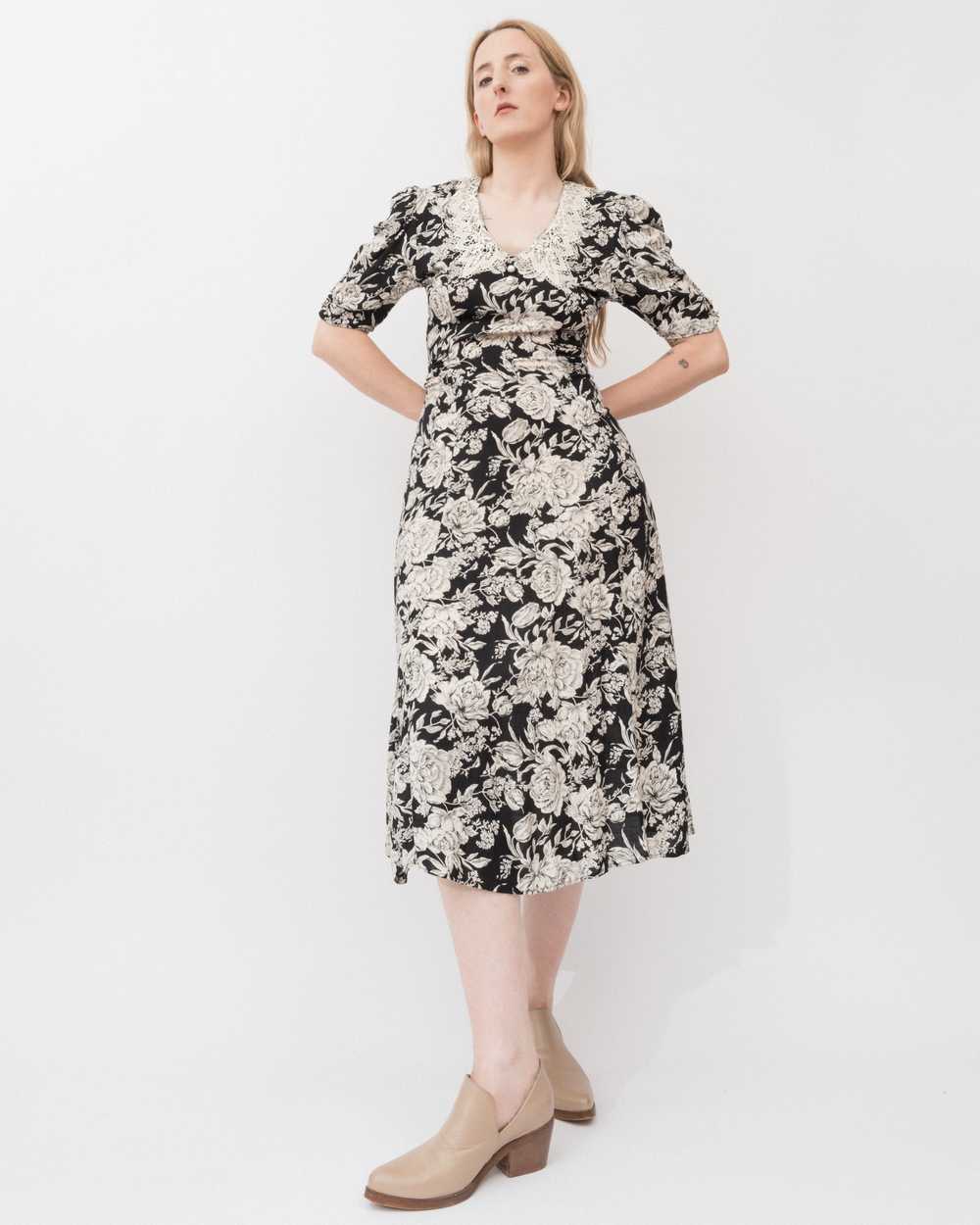 Vintage Floral Prairie Dress (S) - image 3