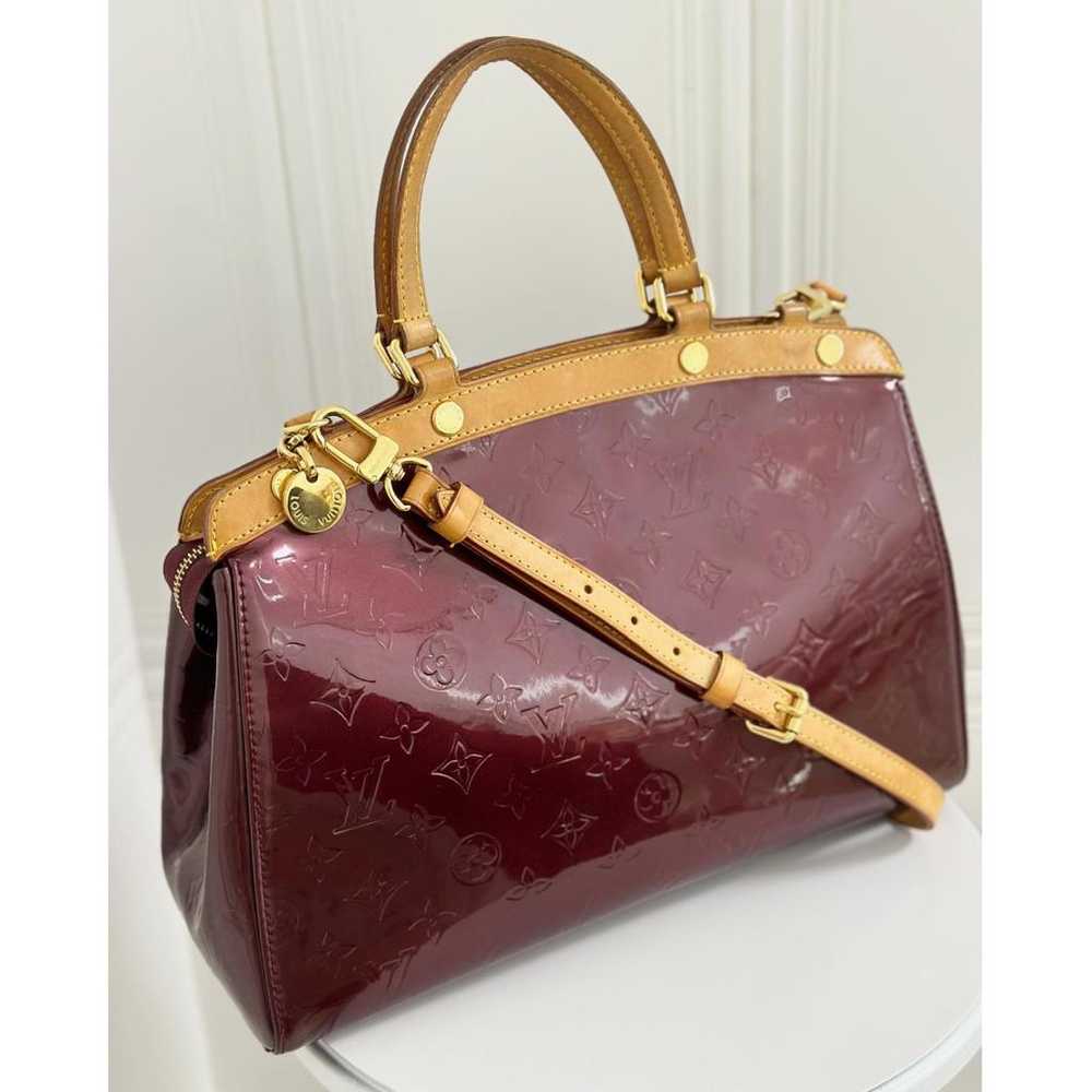 Louis Vuitton Bréa patent leather handbag - image 5