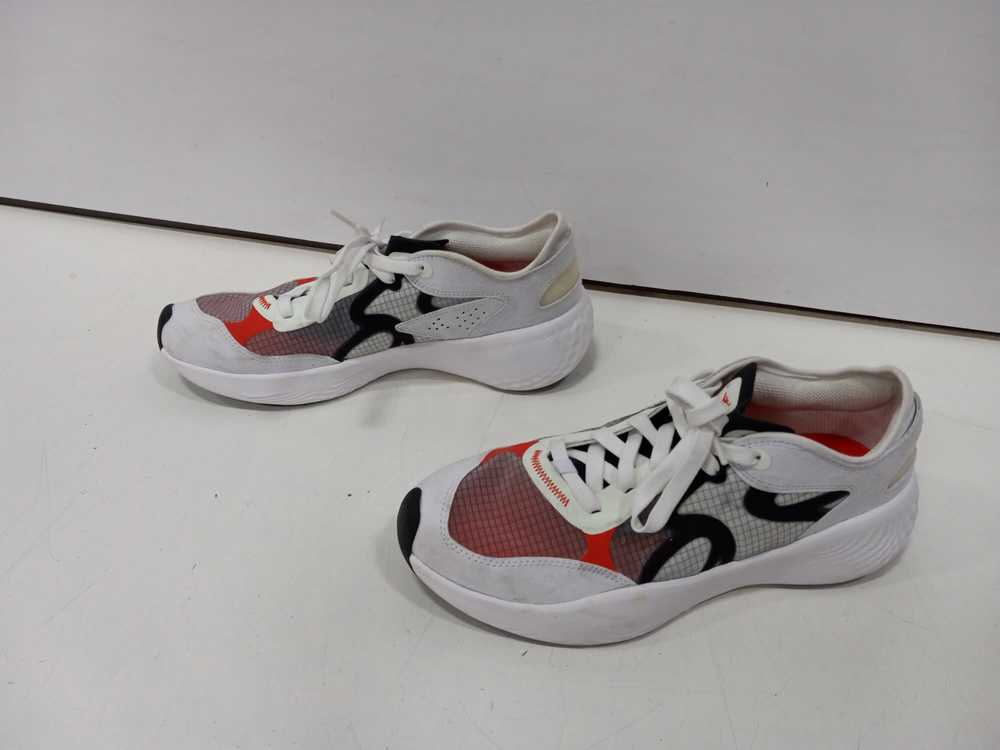 Nike Air Jordan Athletic Sneakers Size 8.5 - image 3