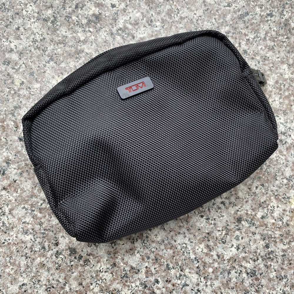 Tumi Tumi travel case - image 1