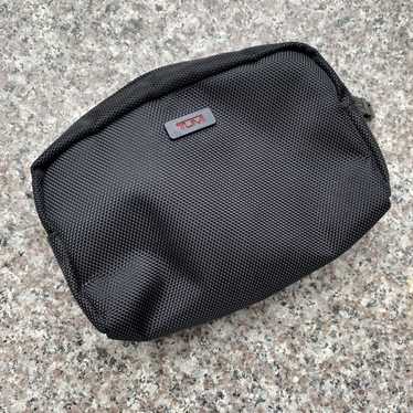 Tumi Tumi travel case - image 1