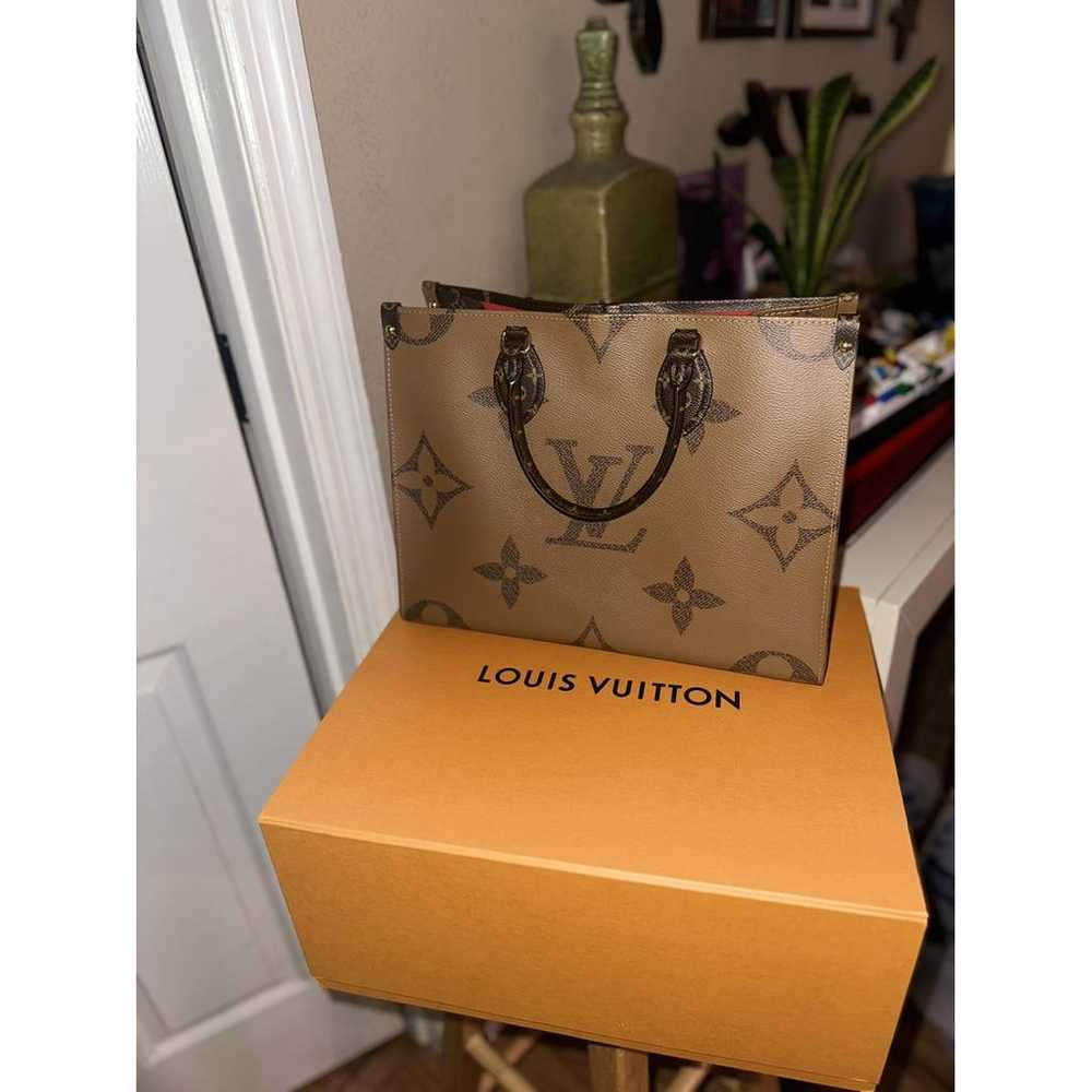 Louis Vuitton Onthego leather tote - image 7