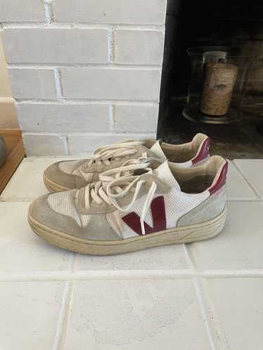 Veja V-10 BMESH WHITE MARSALA