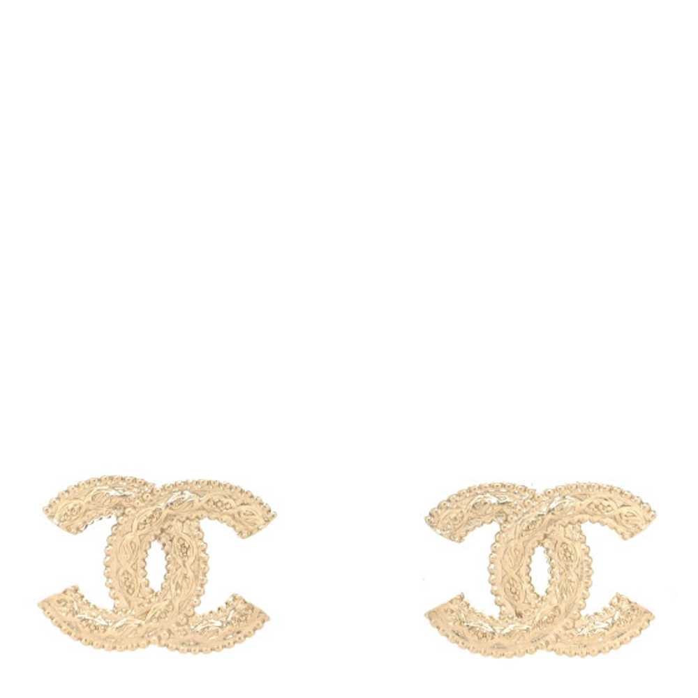 CHANEL Metal Textured CC Earrings Gold - image 1