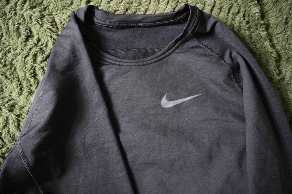 Nike Nike Long Sleeve Thermal Shirt - image 6