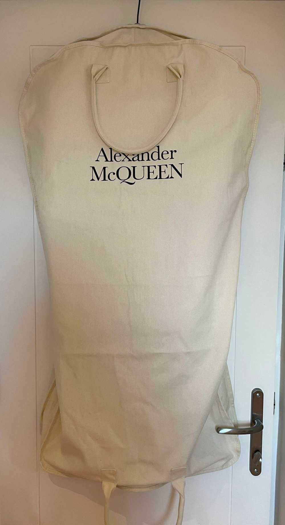 Product Details Alexander McQueen White Leaf Embe… - image 10