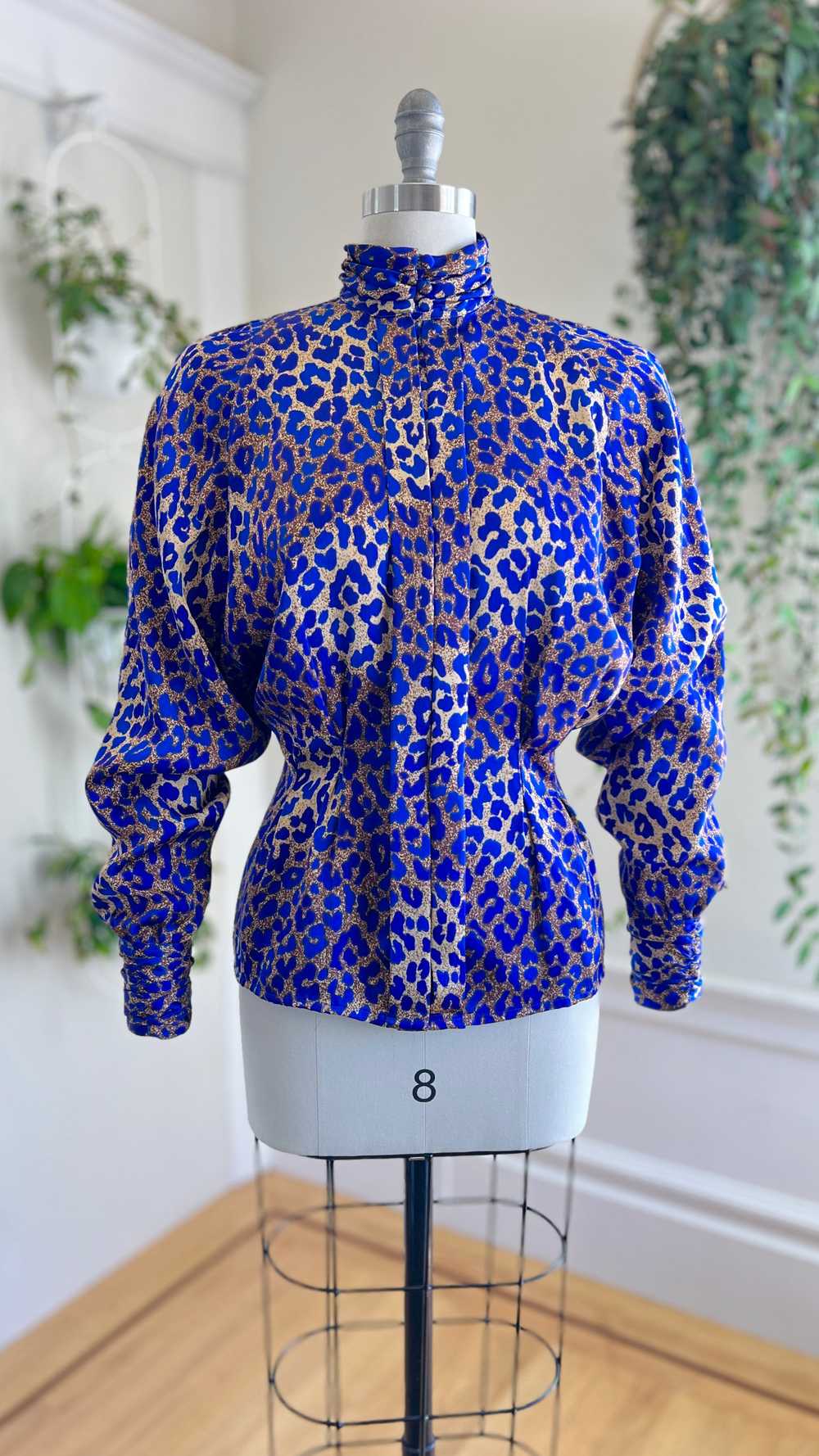 1980s Blue Leopard Print Blouse | medium/large - image 4