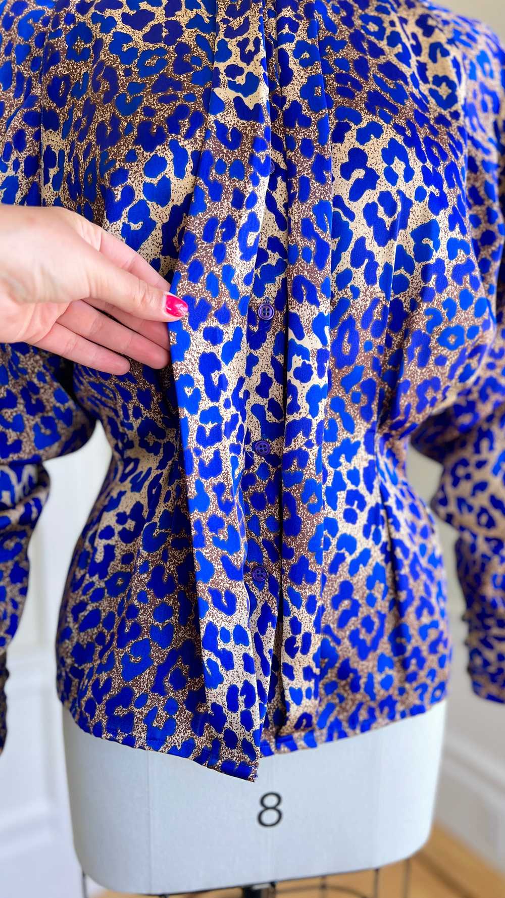 1980s Blue Leopard Print Blouse | medium/large - image 7